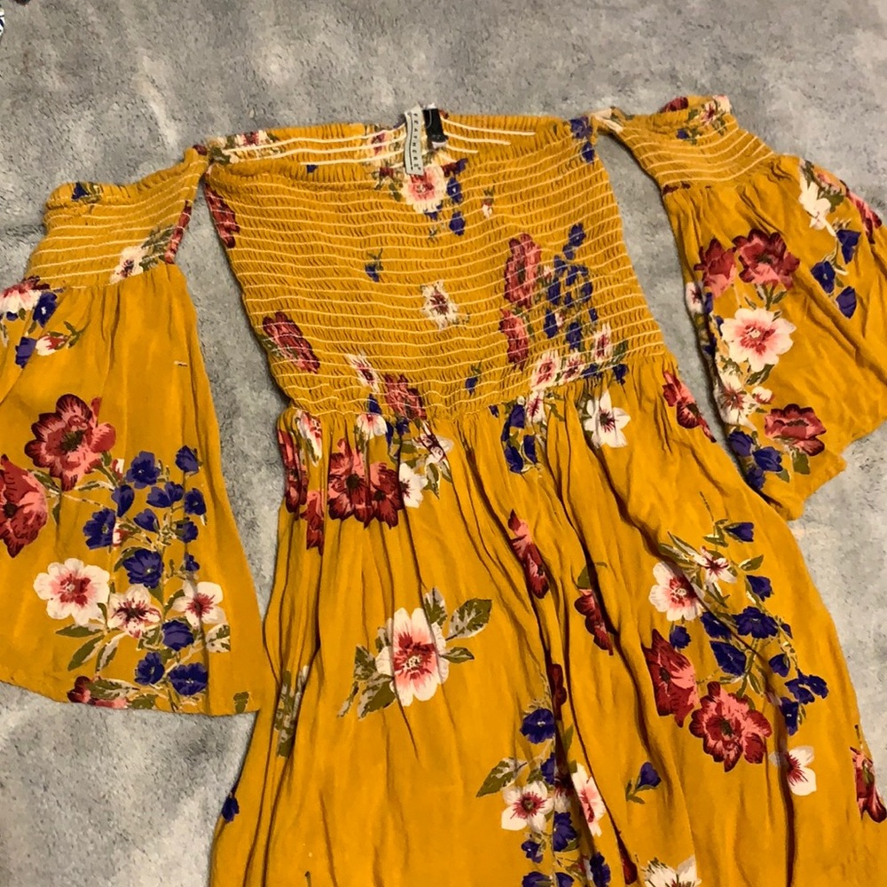 Short yellow dress size-small